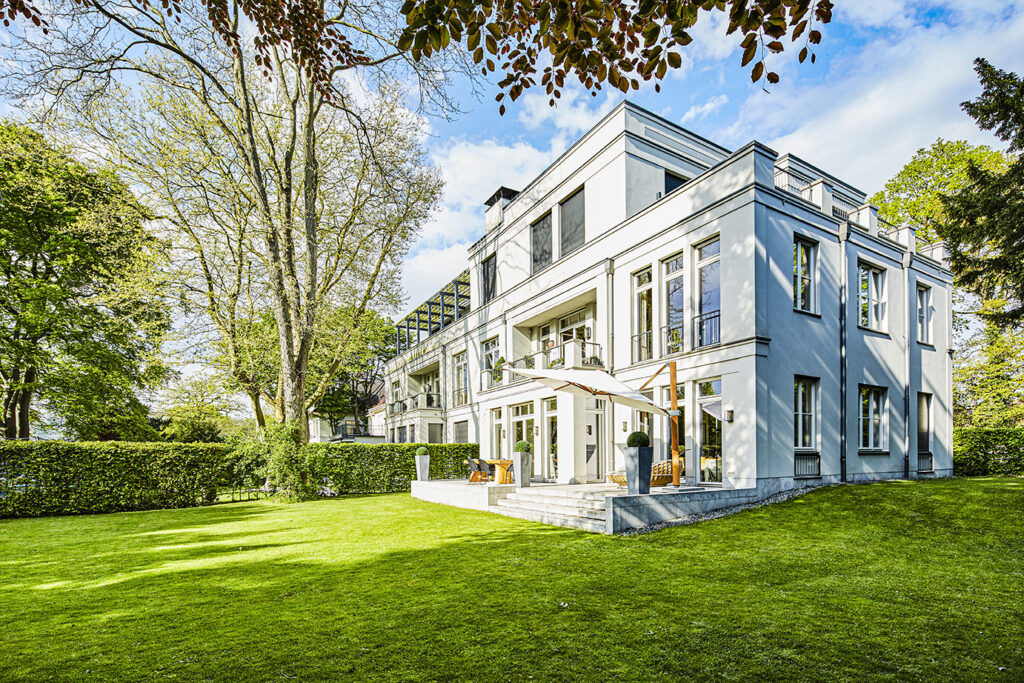 157 m² Luxus-Wohnen mit 750 m² eigenem Garten in Othmarschen